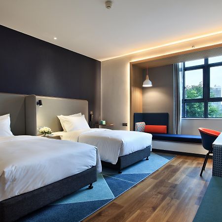 Holiday Inn Express Guilin City Center By Ihg Exteriör bild
