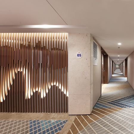 Holiday Inn Express Guilin City Center By Ihg Exteriör bild