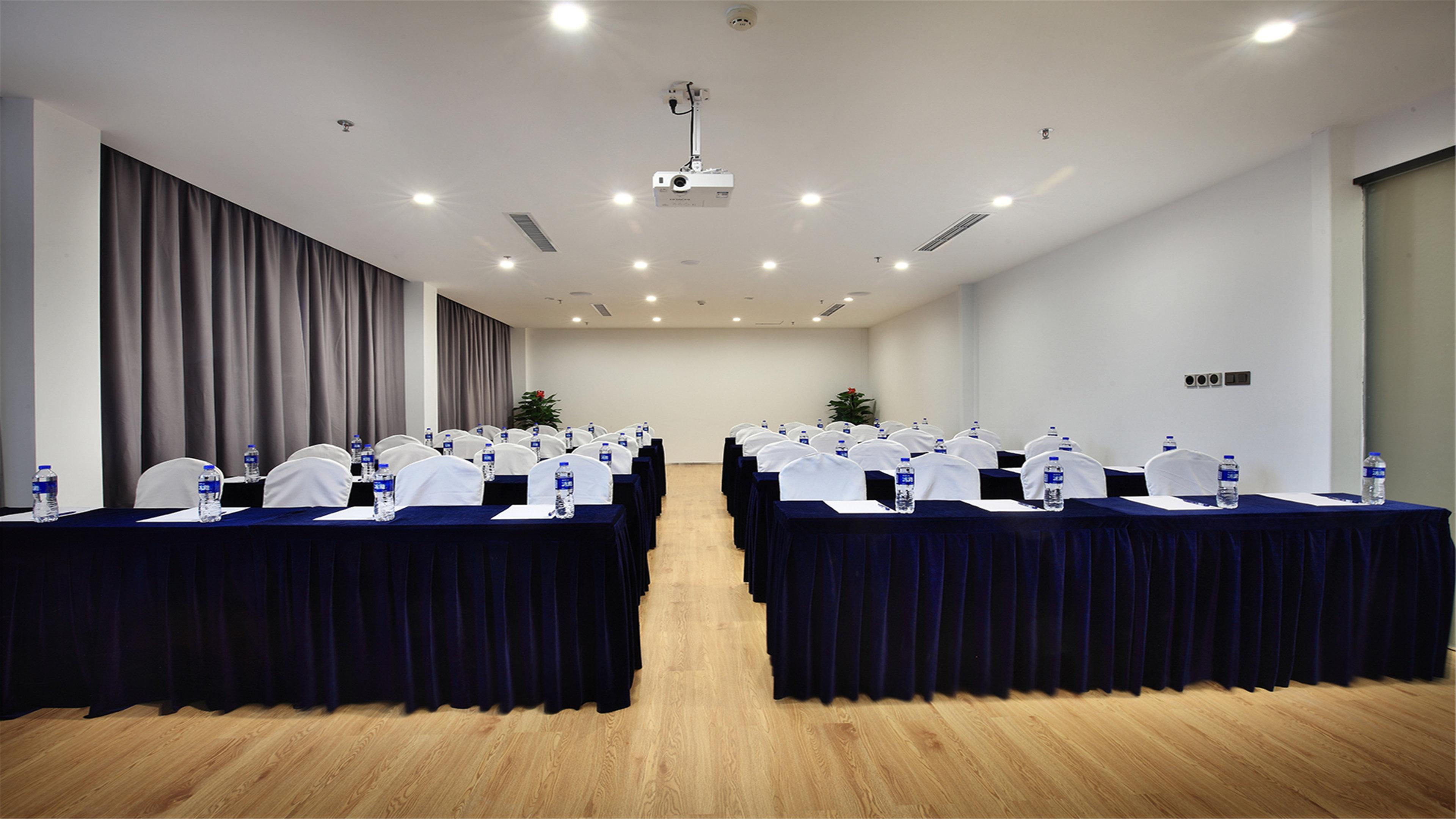 Holiday Inn Express Guilin City Center By Ihg Exteriör bild